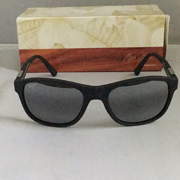 MAUI JIM WAKEA SUNGLASSES POLARIZED - Picture 2 of 8